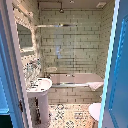里彭皇家橡树住宿加早餐旅馆 住宿加早餐酒店 4*